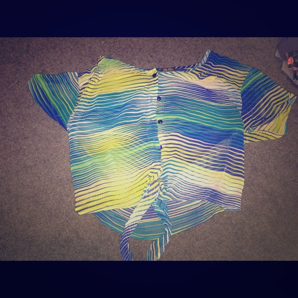 Make an offer👍Cute top!