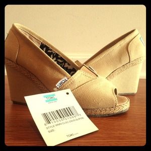 TOMS Women's wedges Size 7