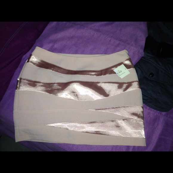 Clothes bundle - Picture 2 of 4