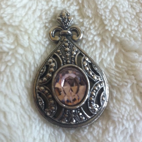 SOLD 💕Vintage Pendant💕