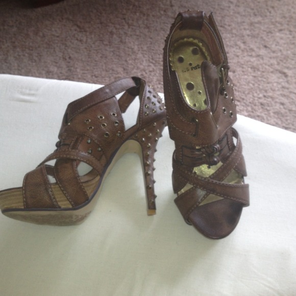 Brown studded leather heels!
