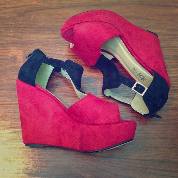 💥REDUCED💥 Color Block Wedges