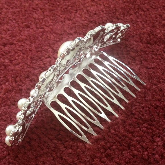 NEW Wedding Princess Pearl Crystal Tiara Comb - Picture 2 of 4