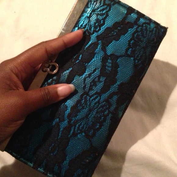 Flower Pattern Lace Wallet - Picture 2 of 2