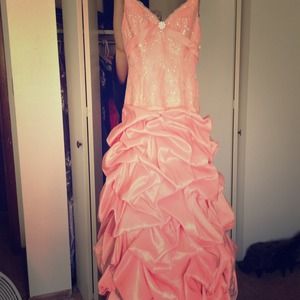 Evening gown🔅 lowered the price 🔅