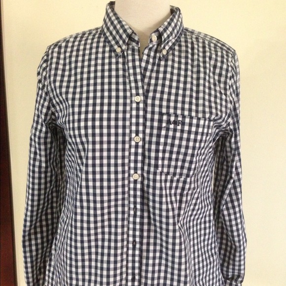Abercrombie new plaid long sleeved-top.