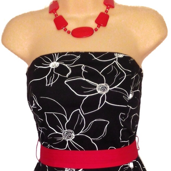 🚫Sold🚫#87 Adorable Strapless Dress sz 7 - Picture 2 of 4