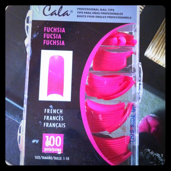 Pink.  Tips. Not opened.
