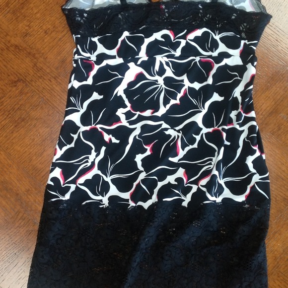 White House/Black Market Black lacy Cami - Picture 3 of 4