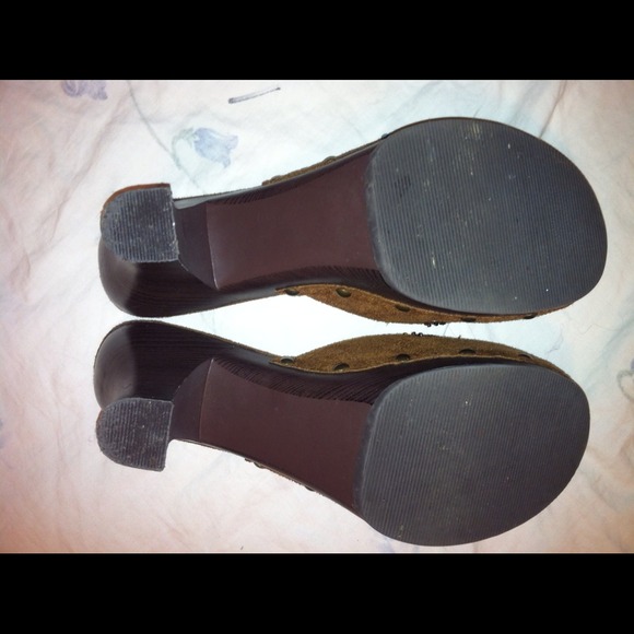 🚫SOLD🚫 Sequins designed clog styled mules - Picture 4 of 4