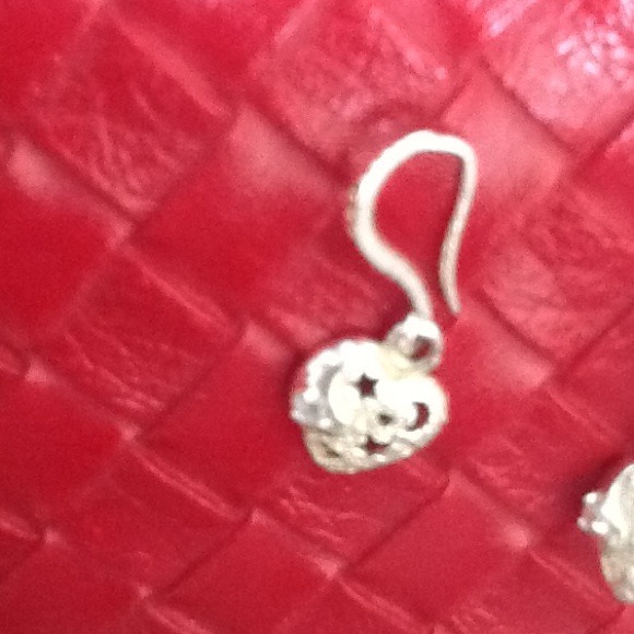 Tiny heart silver earrings - Picture 3 of 3