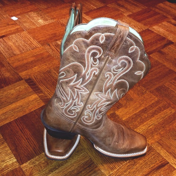 FINAL MARKDOWN Tan Cowboy Boots