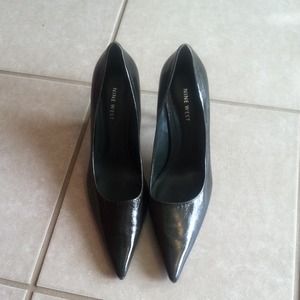 Green pointy toe heel