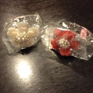 Flower bangle bracelet