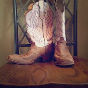 Light pink cowboy boots!