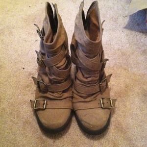 Simply vera wang ankle boot wedges size 10