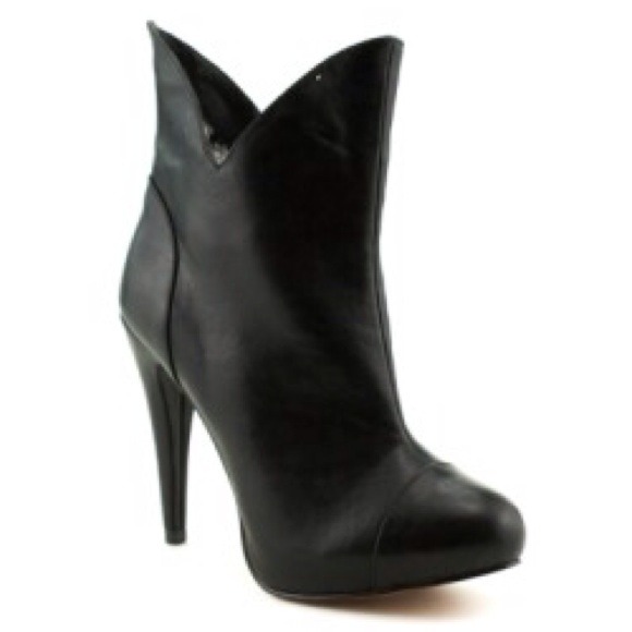 XOXO booties