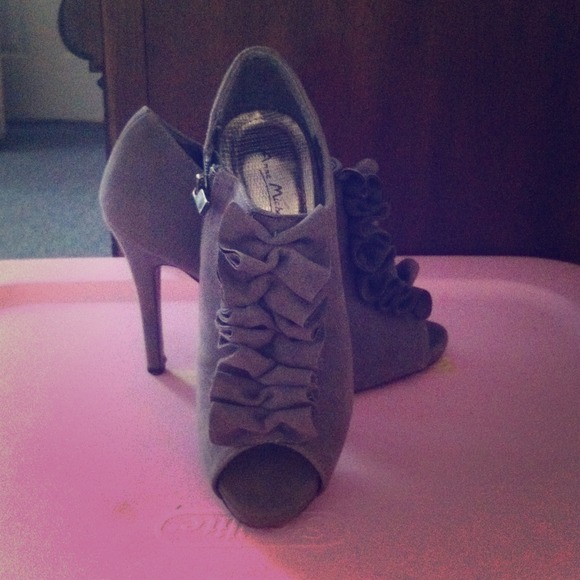 Ruffle Peep Toes