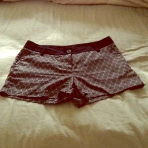 Who wears short shorts?!?