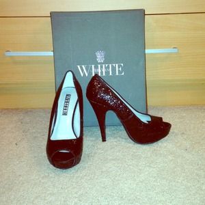 Vera Wang black sparkly heels