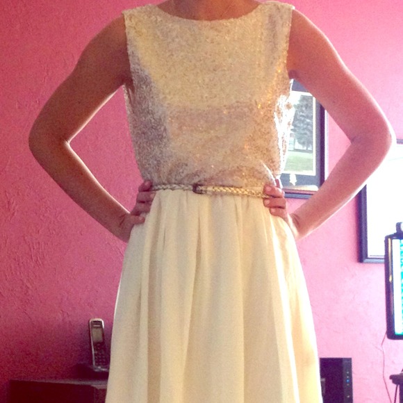 ✨Gold Sequined Cream Dress with low back✨🔴SALE🔴 - Picture 1 of 3