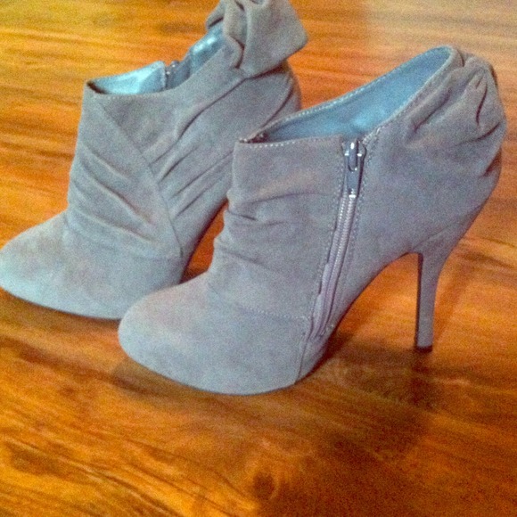 Gray heel short boots by Shi.  --sold--