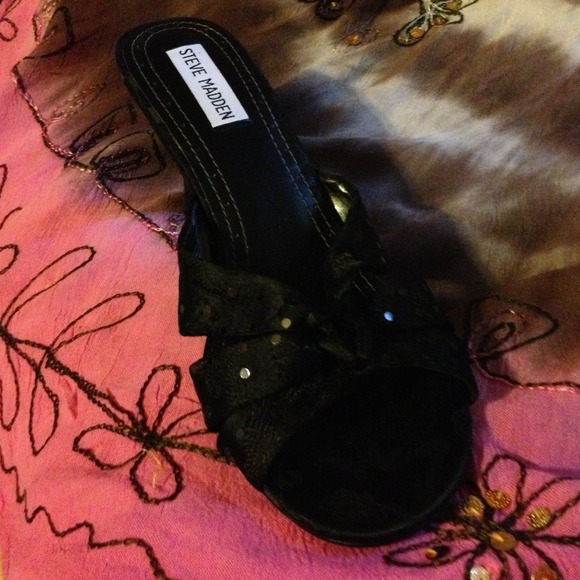 Sandals - Picture 2 of 2