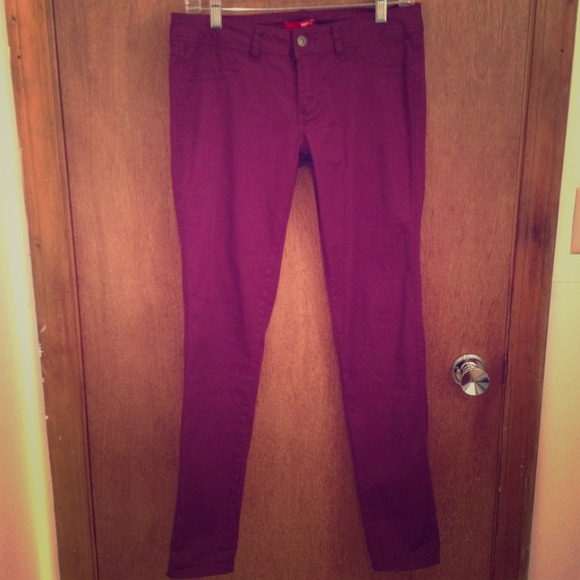 Purple skinny jeans (jeggings)