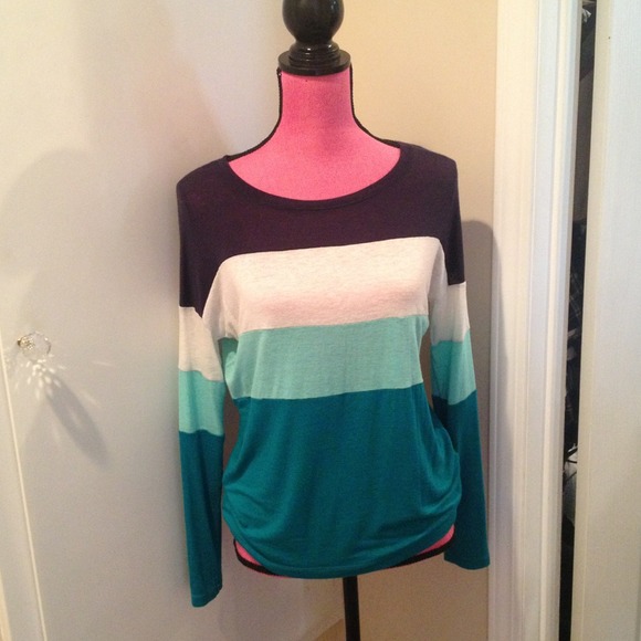 Long sleeved multi-colored top. - Picture 1 of 3