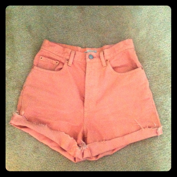 VINTAGE HIGH WAISTED SHORTS