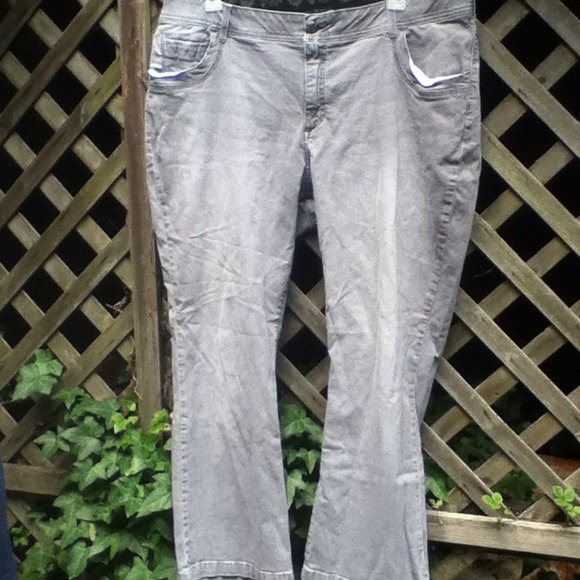 🚫SOLD (eBay)🚫Grey Bootcut Jeans