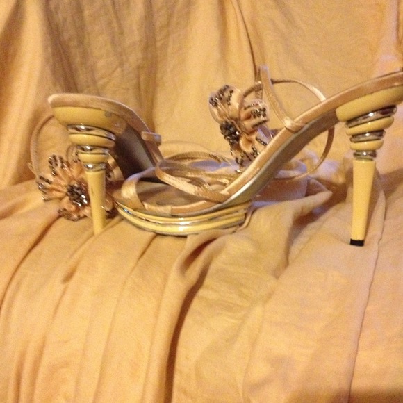 Shoes - Picture 3 of 3