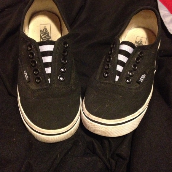 Black and white vans hardly worn! - Picture 3 of 3