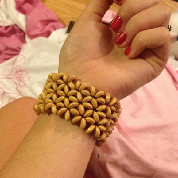 Brand new hand beaded bracelet. - Picture 2 of 2