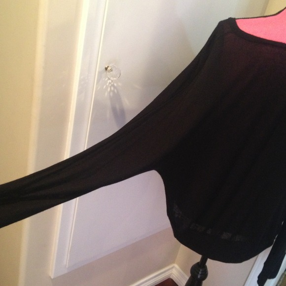 Black off the shoulder long sleeve - Picture 3 of 3