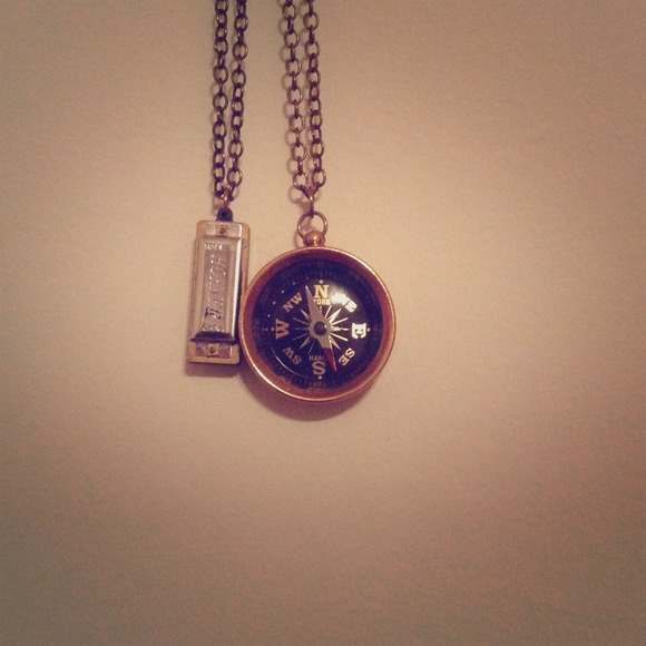 Sold in bundle *bundle* vintage necklaces