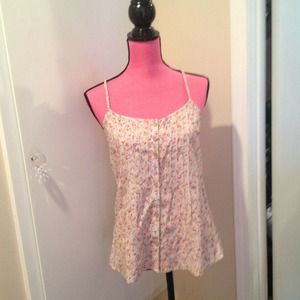 Flower print spaghetti strap top.🌸🌹🌺🌷