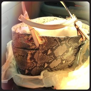 Pick up for song lady