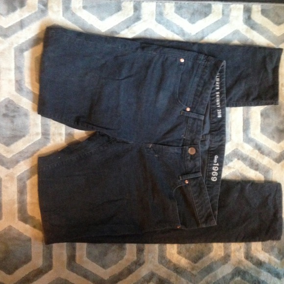 ⛔⛔⛔ SOLD ⛔⛔⛔ Gap Charcoal Corduroy Skinny Jeans