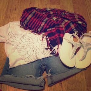 soft VS angel wings tee!