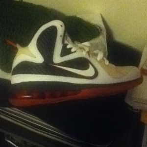 Lebron "scarface" nikes