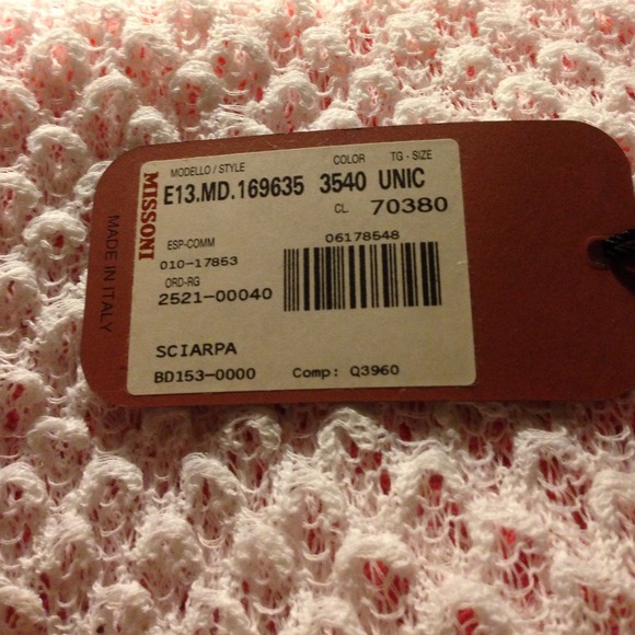 Authentic MISSONI Crochet-knit ombré scarf - Picture 3 of 4