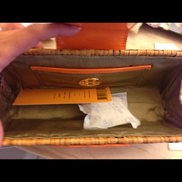 ❤SOLD❤ Tory Burch Rattan clutch - Picture 4 of 4