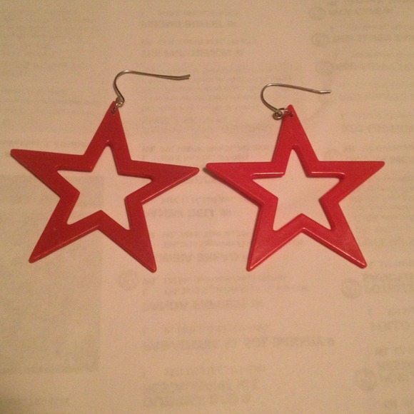 Red star earrings