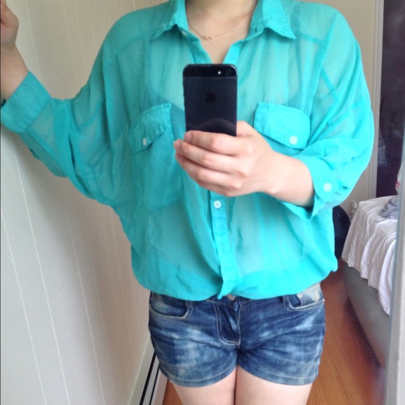 Loose shirt