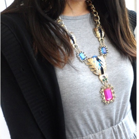 HOST PICK 💝💝💝🎊🎉One BOLD necklace - Picture 2 of 4