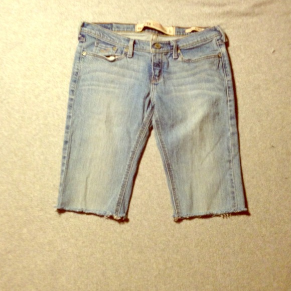 Hollister cutoff Bermuda shorts