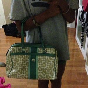 more images of coach purse.