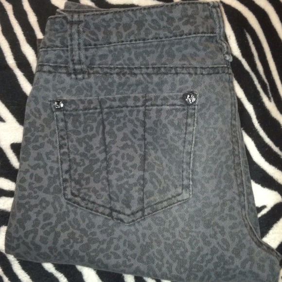 Grey and black leopard skinny jeans. - Picture 3 of 3
