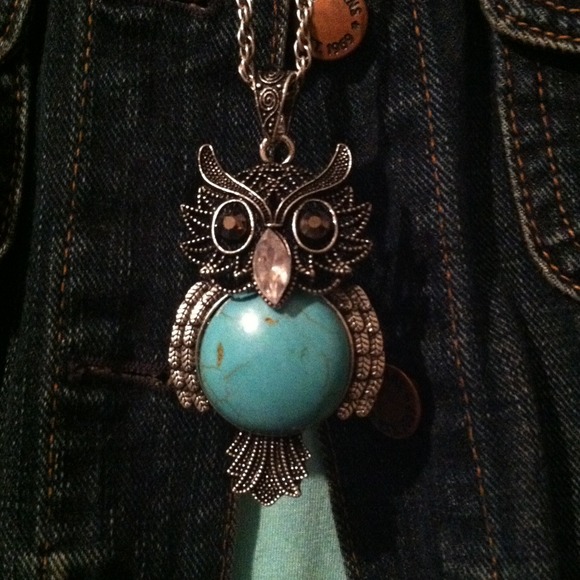 Necklace - Picture 2 of 3